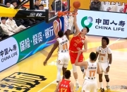 九游娱乐app-国际篮球盛事激战正酣，球迷狂热助威的简单介绍