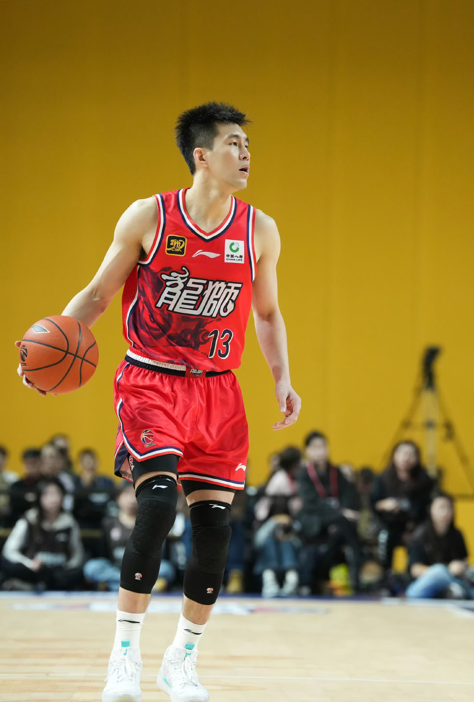 包含队员实力闪耀争抢篮板，关键时刻大秀绝技的词条