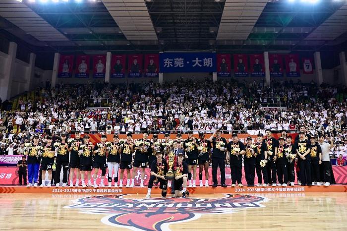 立陶宛女篮勇夺胜利，斯洛文尼亚队失利